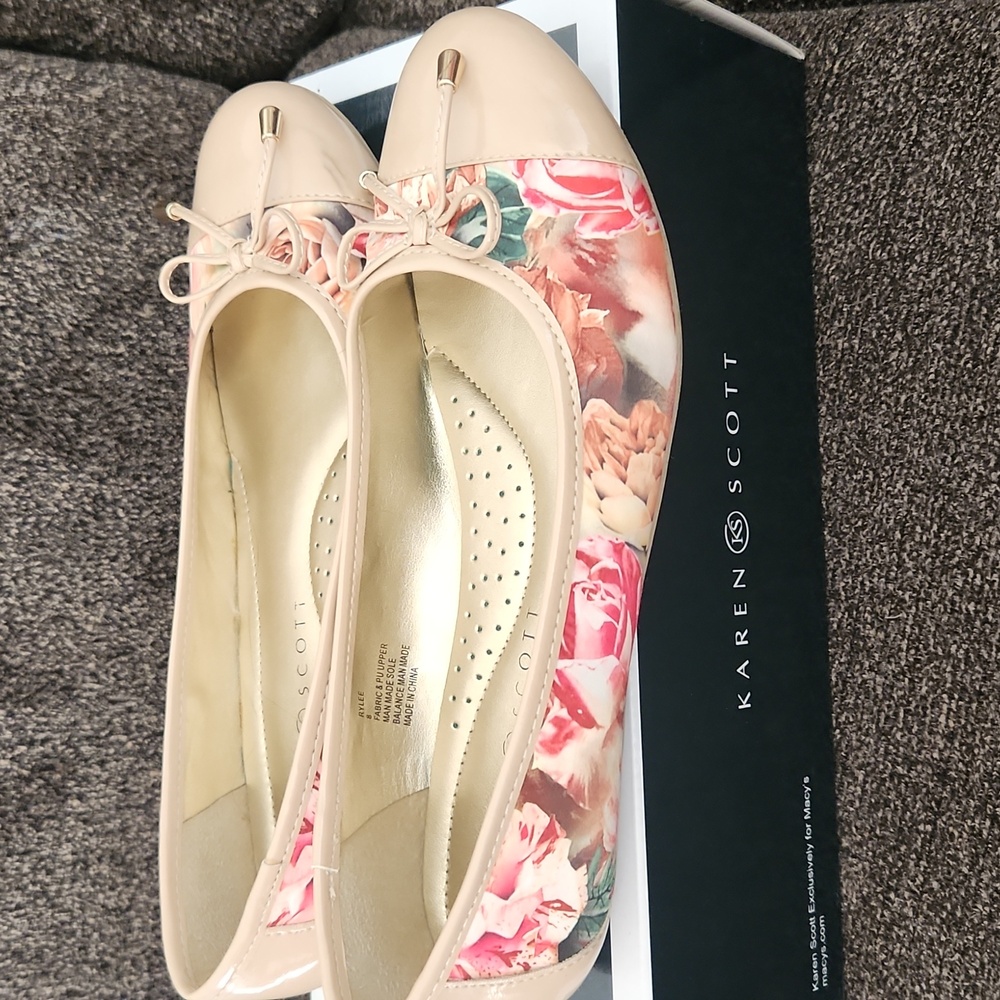 Karen Scott ballet flats